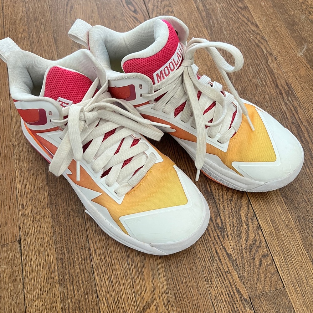 Moolah TRIPLE DOUBLE
STRAIGHT TO THE‎ BAJA High Top Basketball Shoe Womens 7.5